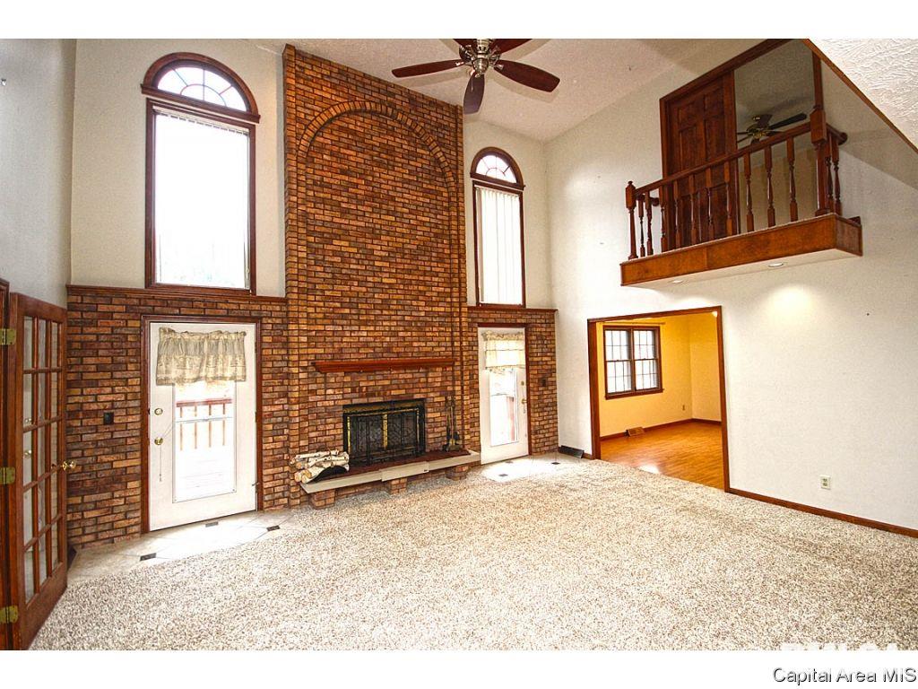 10 Brighton Road Springfield, IL 62702 - Photo 4 of 36