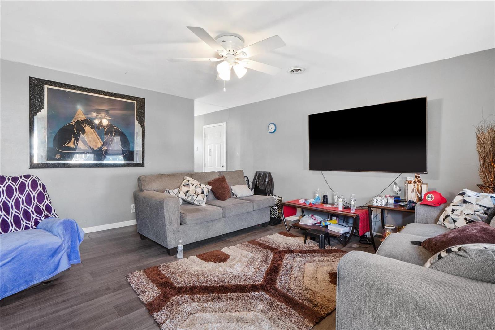 817 St Matthew Drive East St. Louis, IL 62206 - Photo 2 of 5