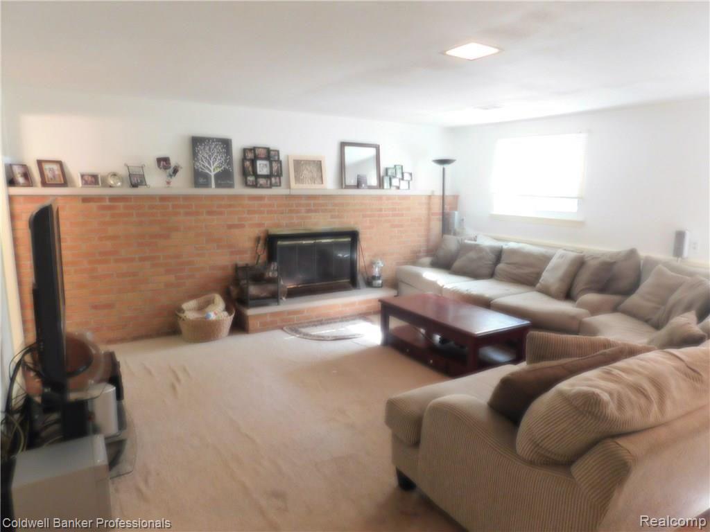 8979 Onandaga Road Clarkston, MI 48348 - Photo 21 of 24 DSCN0913.JPG