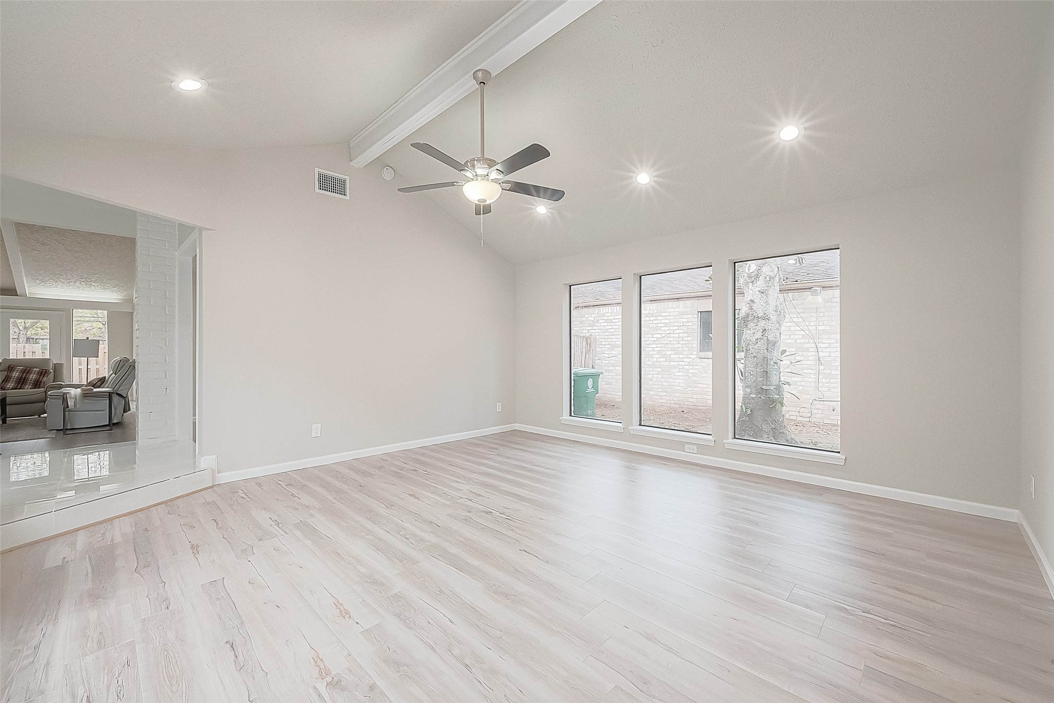 6107 Sanford Road Houston, TX 77096 - Photo 4 of 50