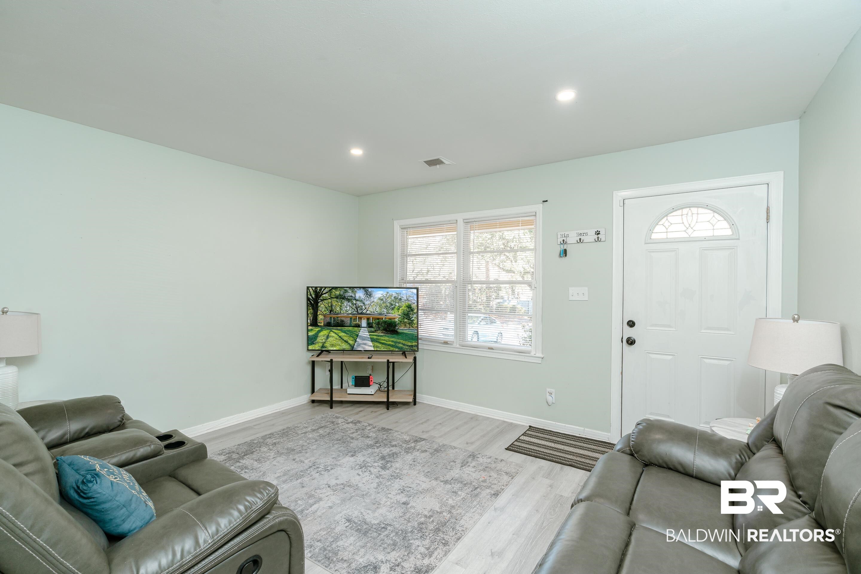 853 Wendover Road Mobile, AL 36608 - Photo 3 of 32