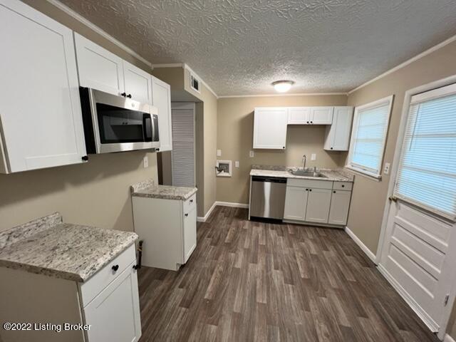 5206 Rural Way Louisville, KY 40218 - Photo 2 of 12 Kitchen