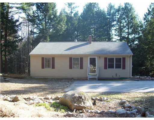 26 Island Cove Road Raymond, ME 04071 - Photo 1 of 14 Exterior Front.