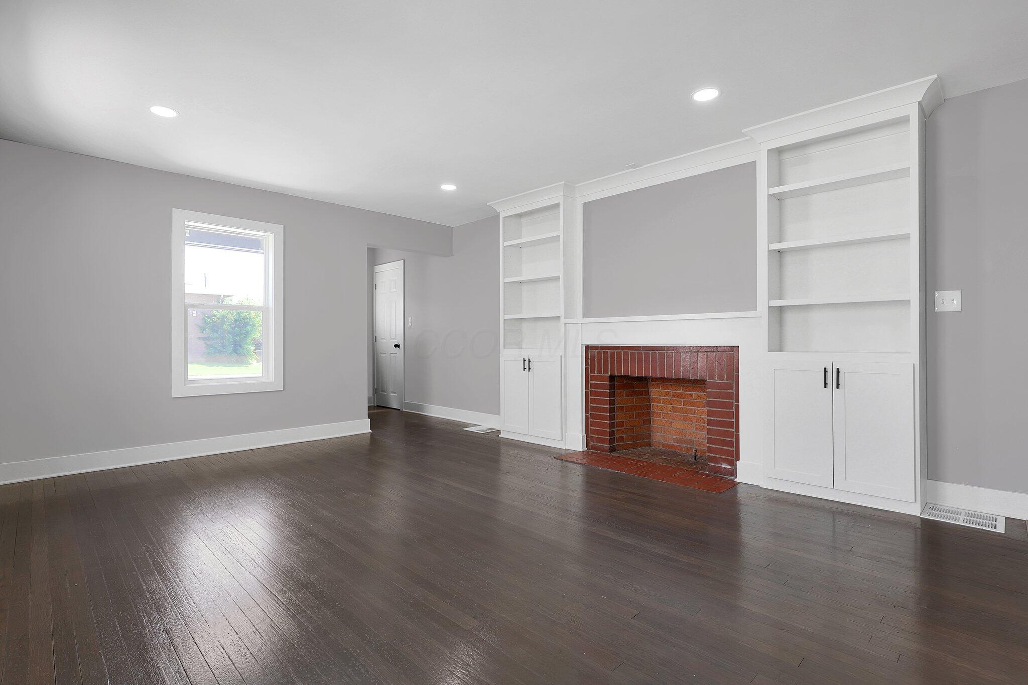 1783 Lockbourne Road Columbus, OH 43207 - Photo 4 of 25 4-web-or-mls-1783-lockbourne-rd