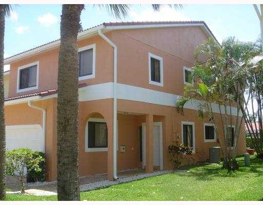 660 Enfield Street, Unit 660A Boca Raton, FL 33487 - Photo 1 of 6 Primary Photo