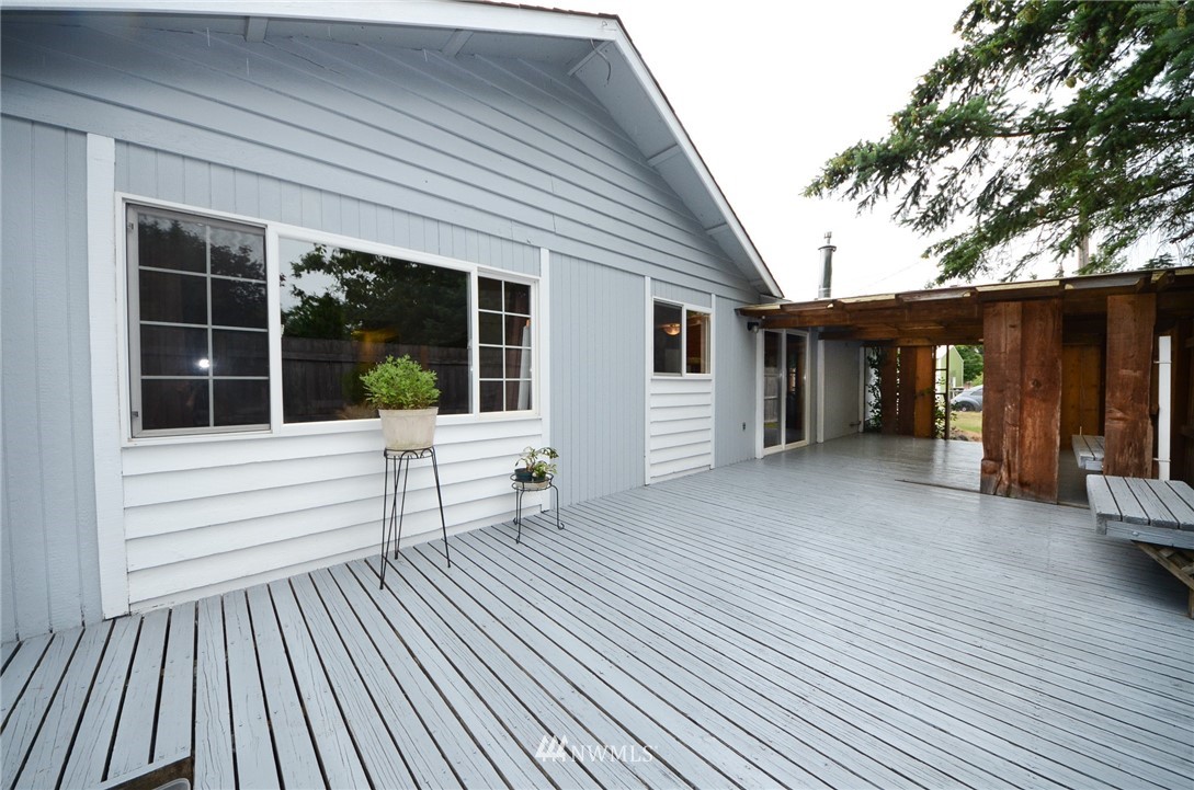 9011 178th Way Southwest Rochester, WA 98579 - Photo 2 of 17