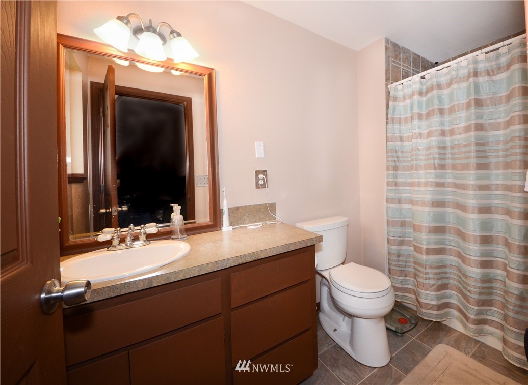 9011 178th Way Southwest Rochester, WA 98579 - Photo 12 of 17