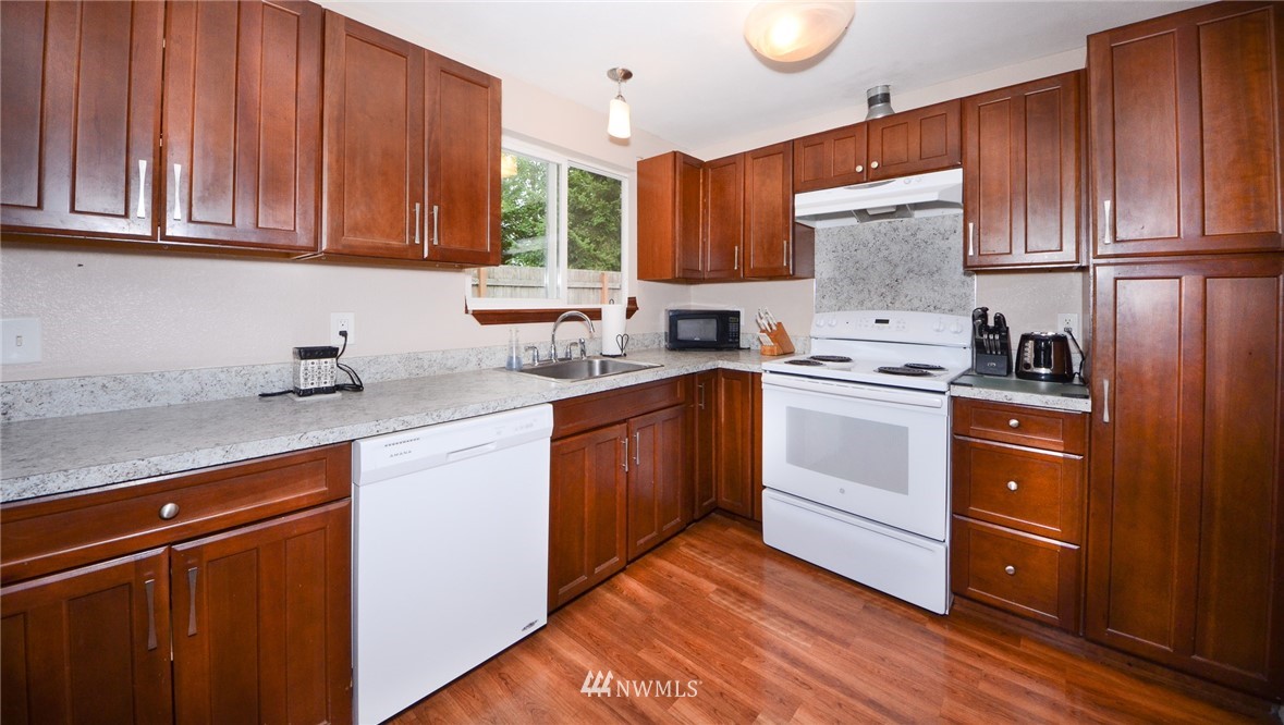 9011 178th Way Southwest Rochester, WA 98579 - Photo 4 of 17