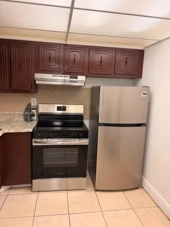 $1,600 | 498 Northwest 165th Street, Unit D204, Miami, FL 33169