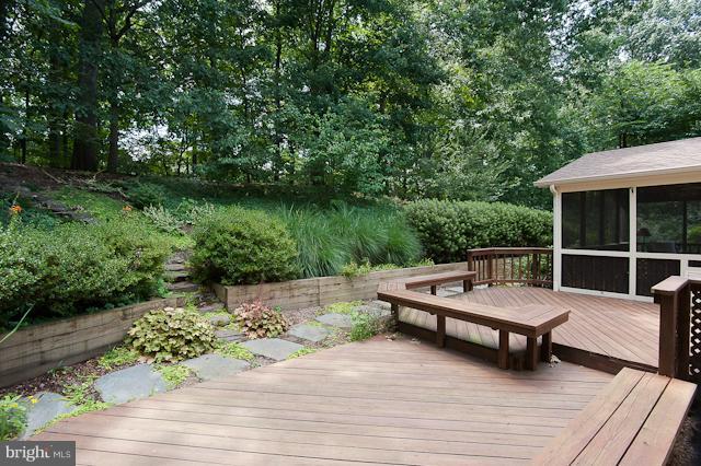 1810 Batten Hollow Road Vienna, VA 22182 - Photo 15 of 30 Exterior (Rear)