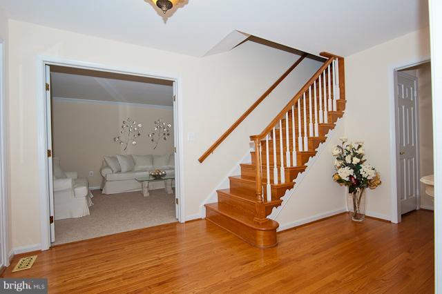 1810 Batten Hollow Road Vienna, VA 22182 - Photo 25 of 30 Living Room