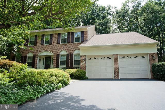 1810 Batten Hollow Road Vienna, VA 22182 - Photo 30 of 30 Exterior (Front)