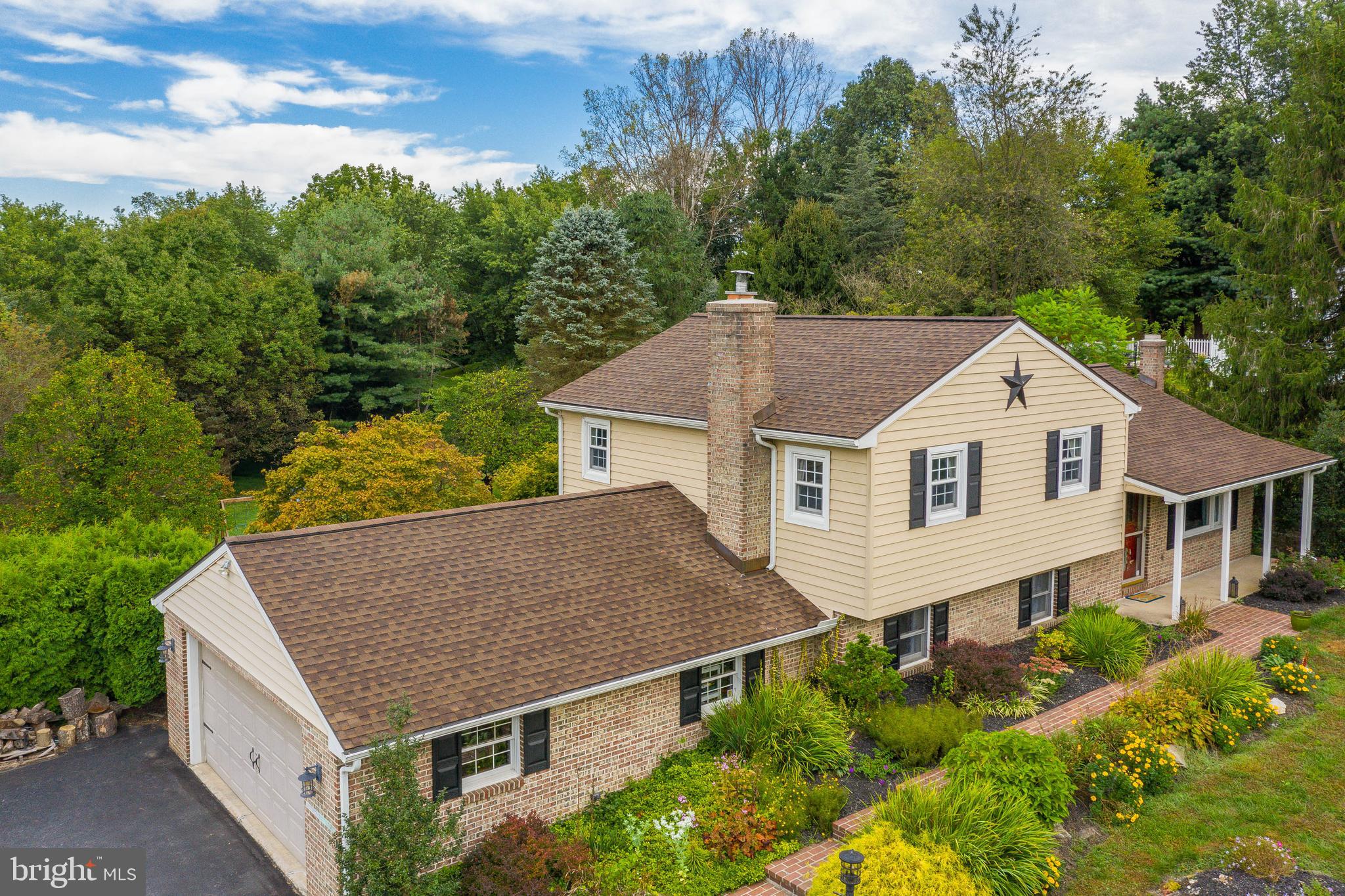 810 North Church Road Reading, PA 19608 - Photo 4 of 34