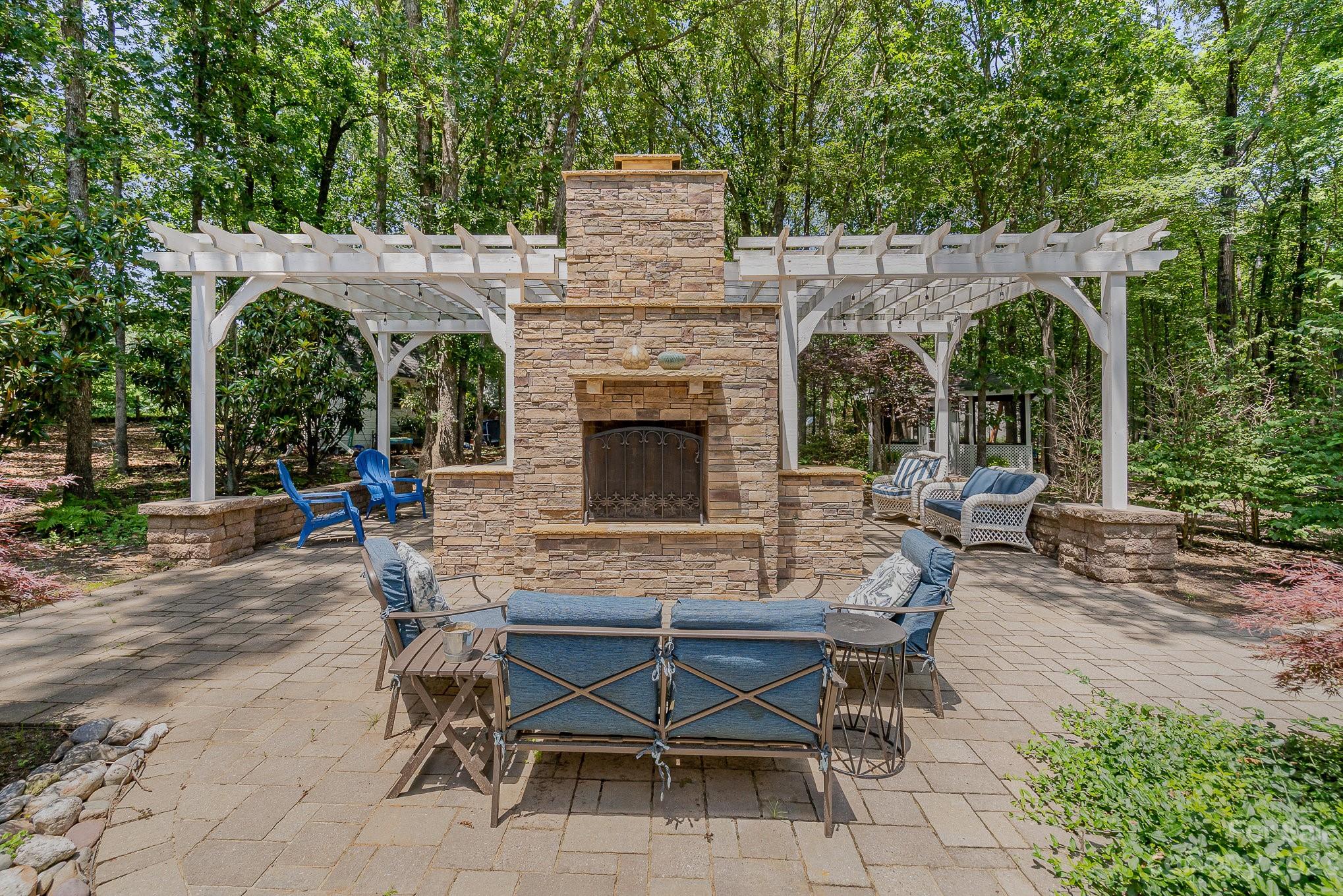 6909 Tree Hill Road Matthews, NC 28104 - Photo 7 of 42 Gallery Image 7