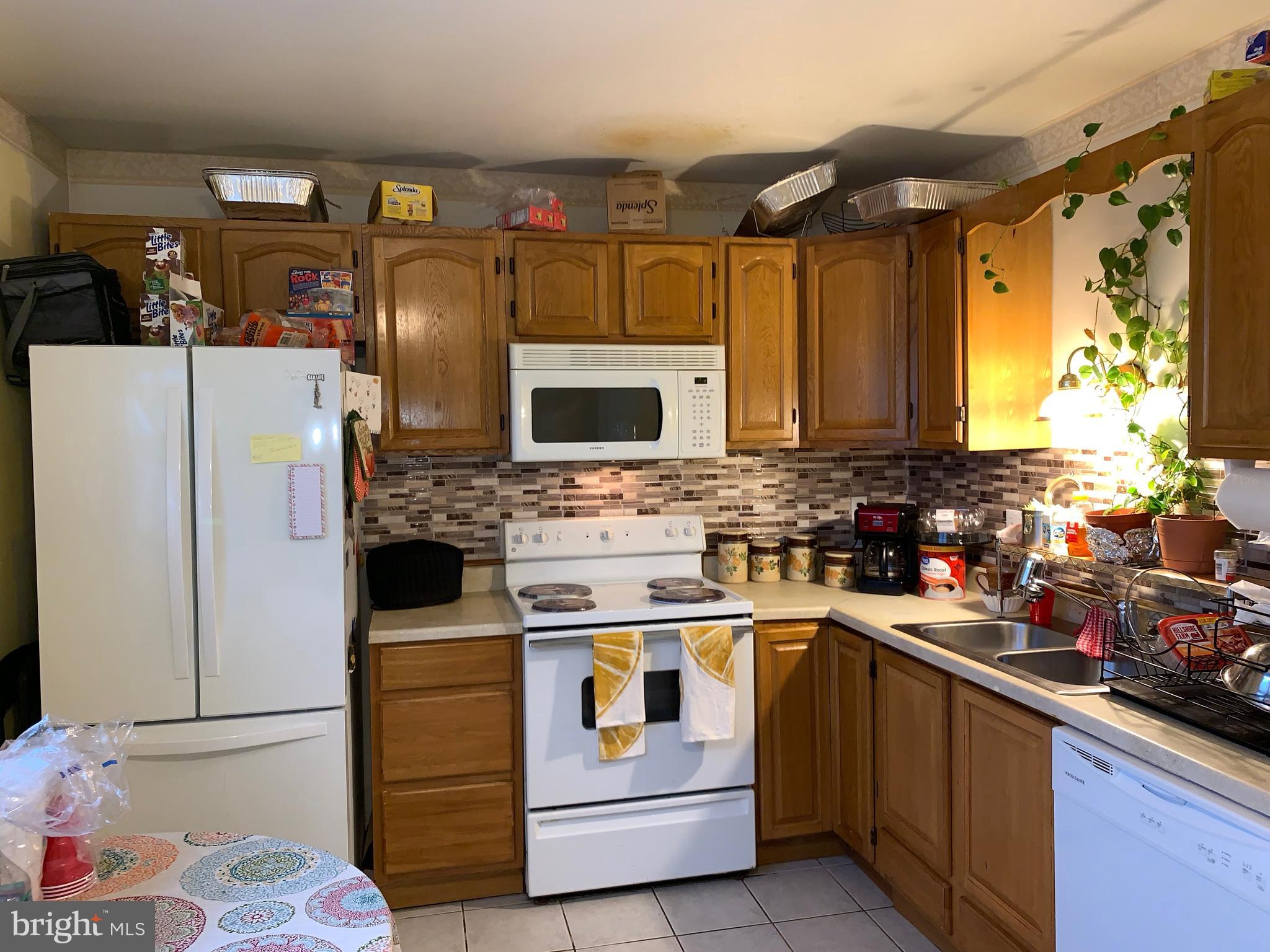 913 Anvil Road Fredericksburg, VA 22405 - Photo 2 of 9 Kitchen - Natural lighting from kitchen window