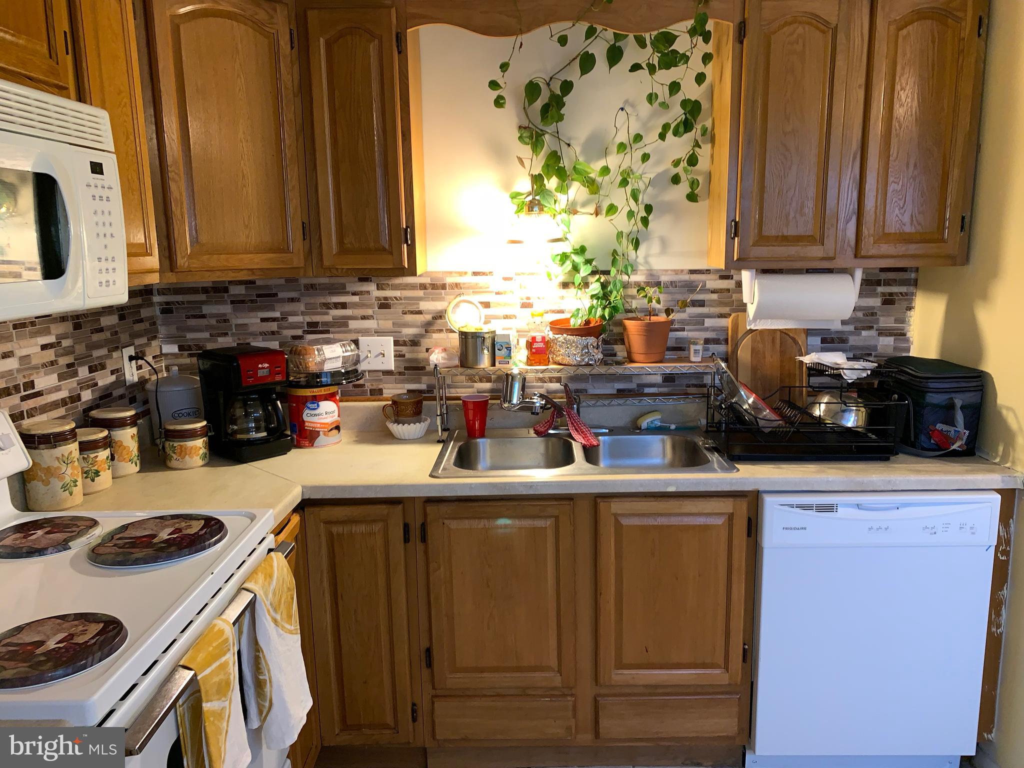 913 Anvil Road Fredericksburg, VA 22405 - Photo 3 of 9 Kitchen view 2