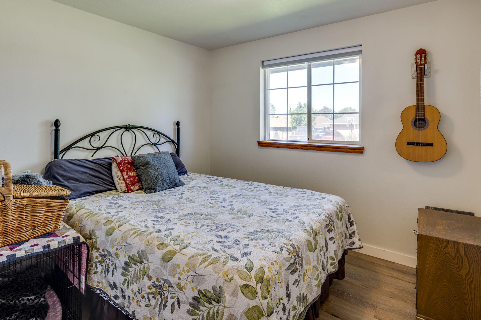 1935 Southwest 33rd Street Redmond, OR 97756 - Photo 13 of 31 Interior 12