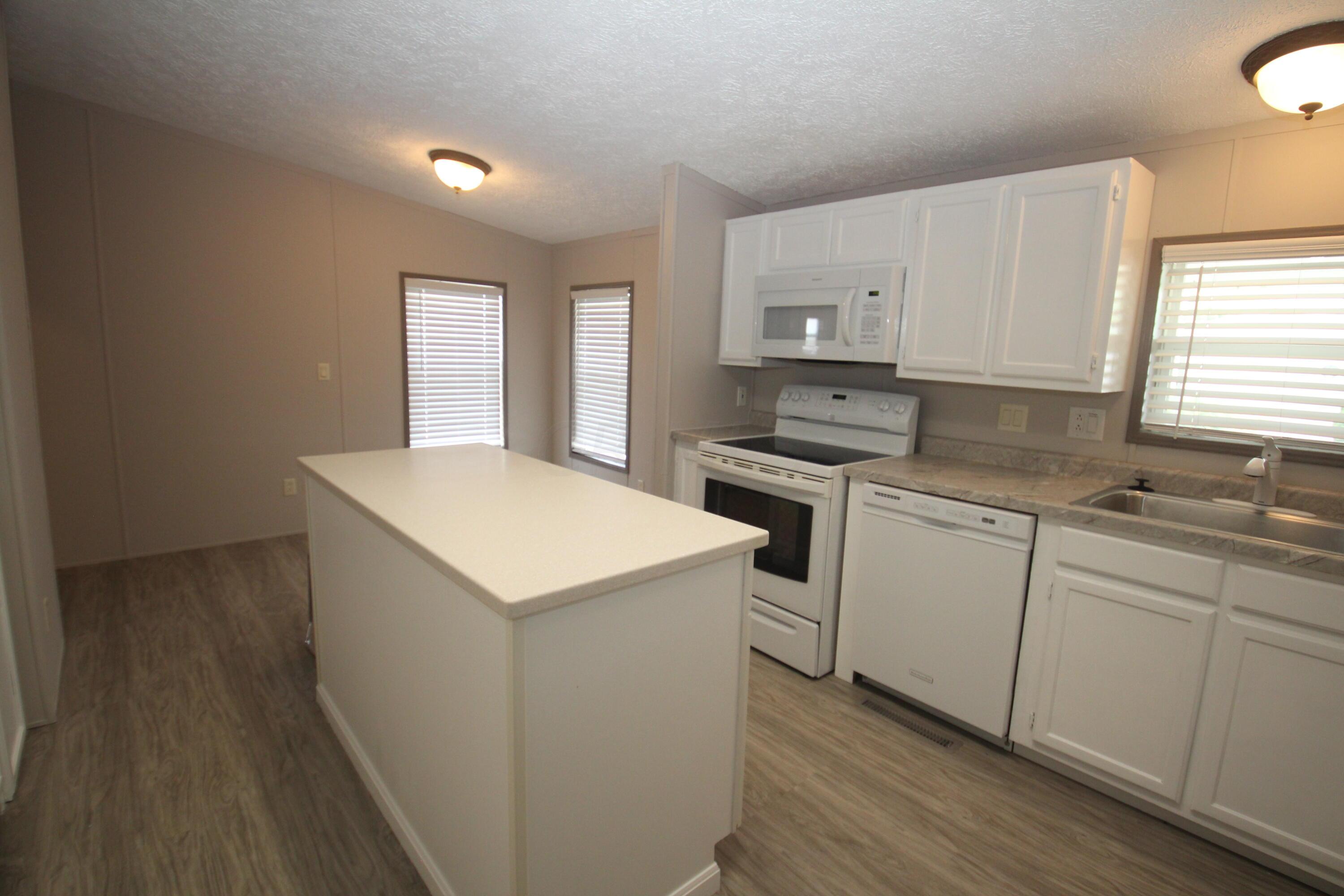 411 Doris Road Pataskala, OH 43062 - Photo 16 of 42 kitchen