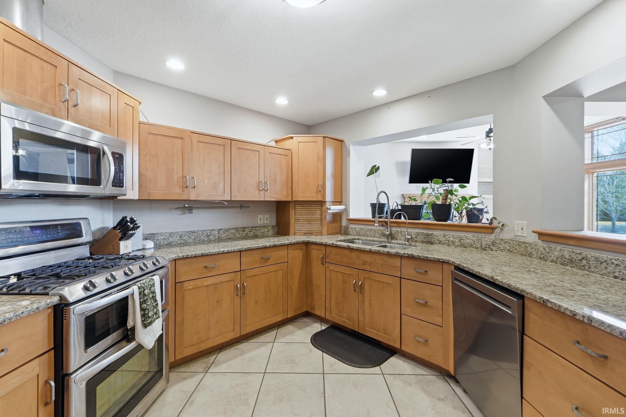 17331 Amstutz Road Leo, IN 46765 - Photo 13 of 36