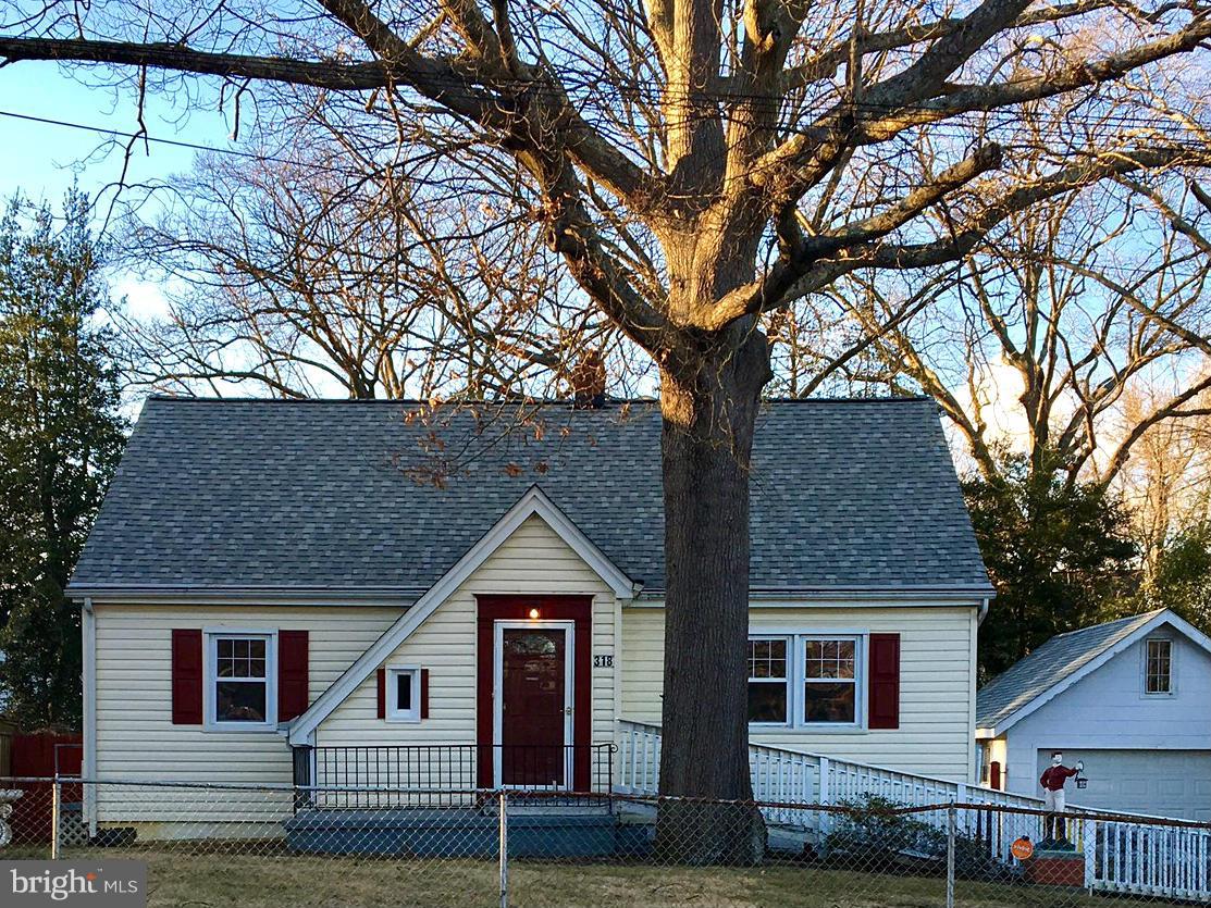 318 Oakwood Road Edgewater, MD 21037 - Photo 1 of 28 Exterior (Front)