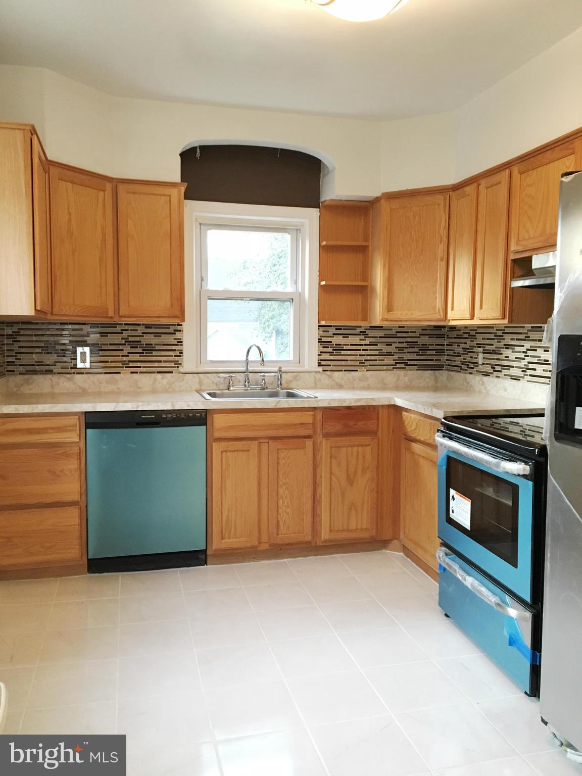 318 Oakwood Road Edgewater, MD 21037 - Photo 11 of 28 Kitchen