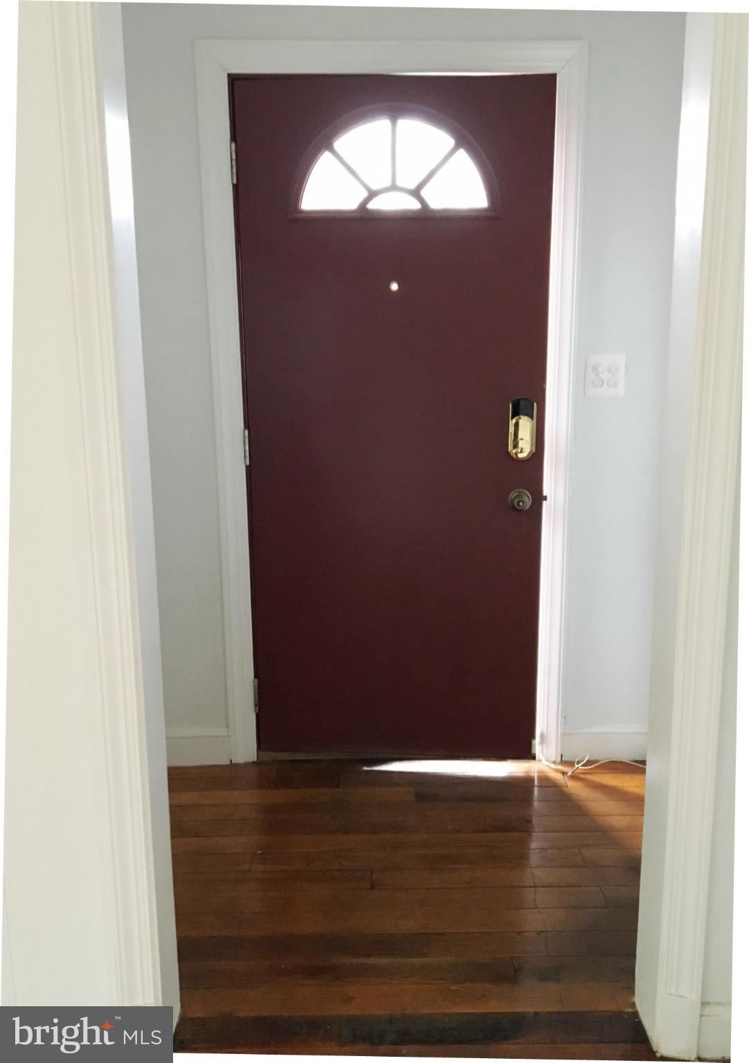 318 Oakwood Road Edgewater, MD 21037 - Photo 6 of 28 Interior (General)