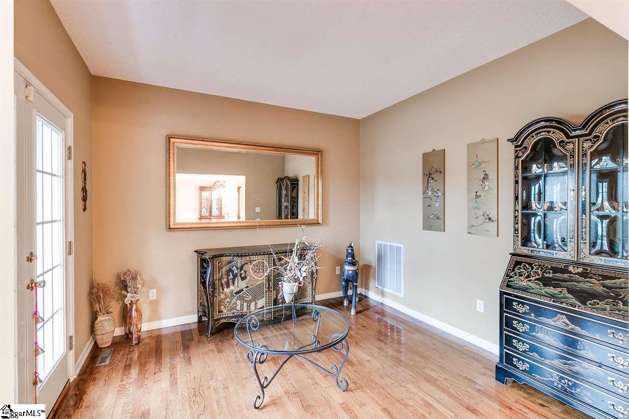110 Springhouse Way Greenville, SC 29607 - Photo 2 of 29
