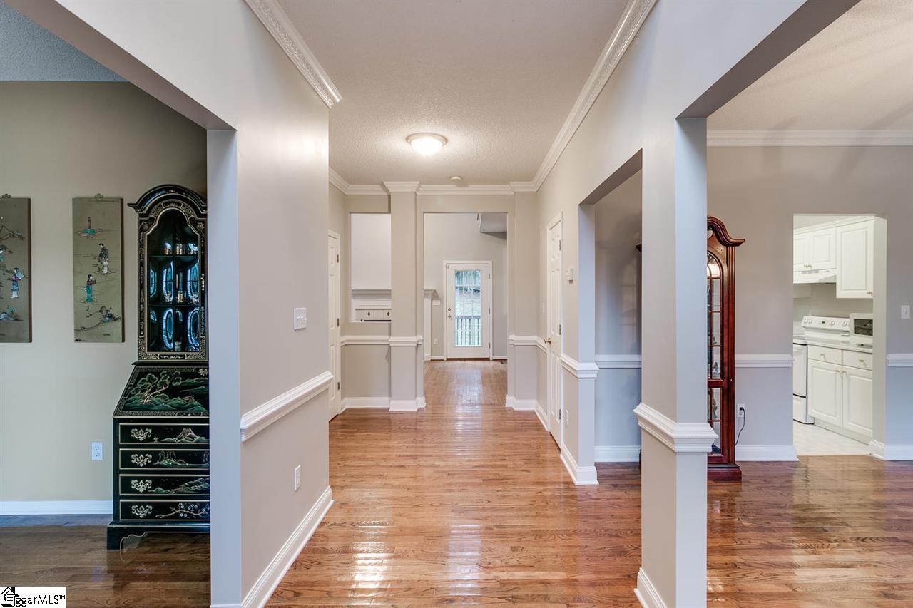 110 Springhouse Way Greenville, SC 29607 - Photo 5 of 29
