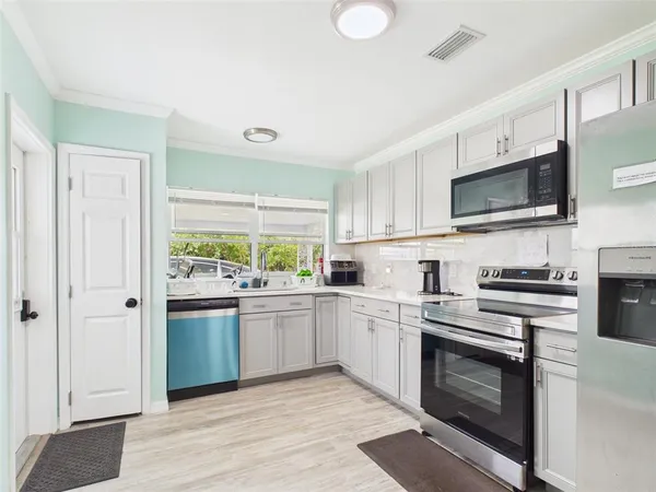 $289,000 | 420 Greenwich Avenue Northwest, Port Charlotte, FL 33952