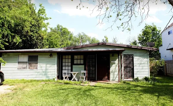 $2,295 | 5111 Woodrow Avenue, Austin, TX 78756