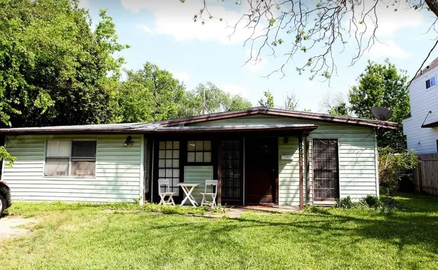 $2,495 | 5111 Woodrow Avenue, Austin, TX 78756