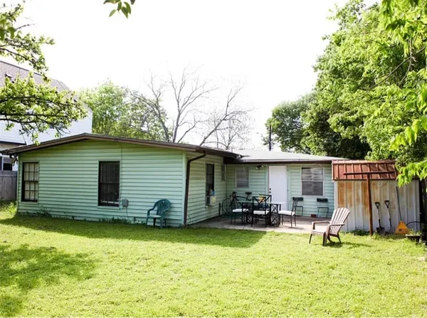 $2,295 | 5111 Woodrow Avenue, Austin, TX 78756