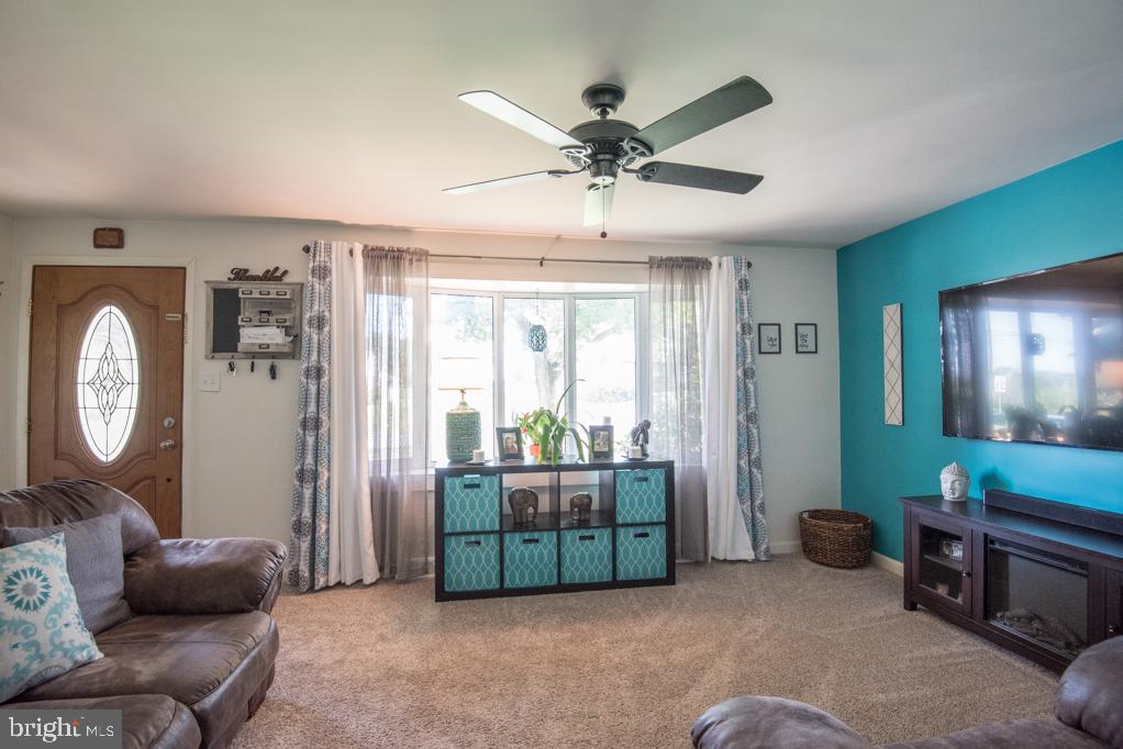 711 East Millport Road Lititz, PA 17543 - Photo 4 of 38