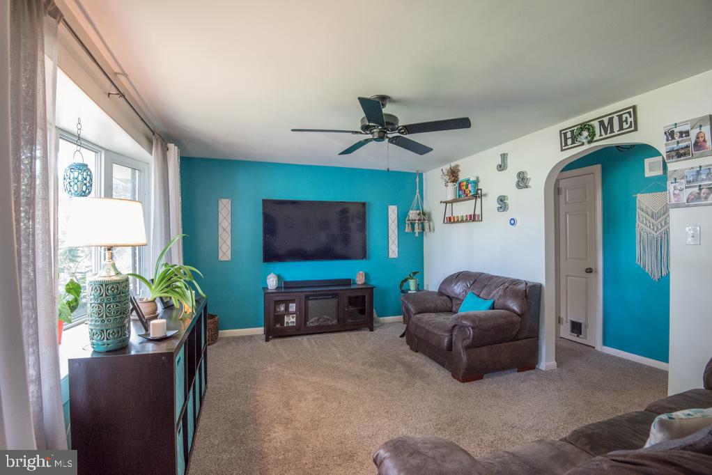 711 East Millport Road Lititz, PA 17543 - Photo 5 of 38