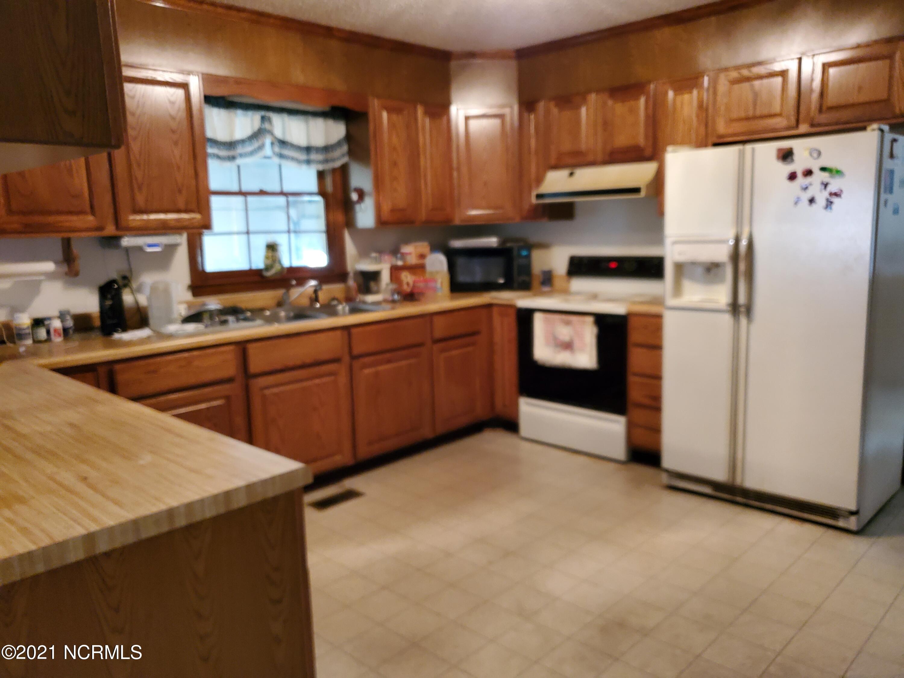 774 Pearson Road Clinton, NC 28328 - Photo 7 of 7 20210511_135001