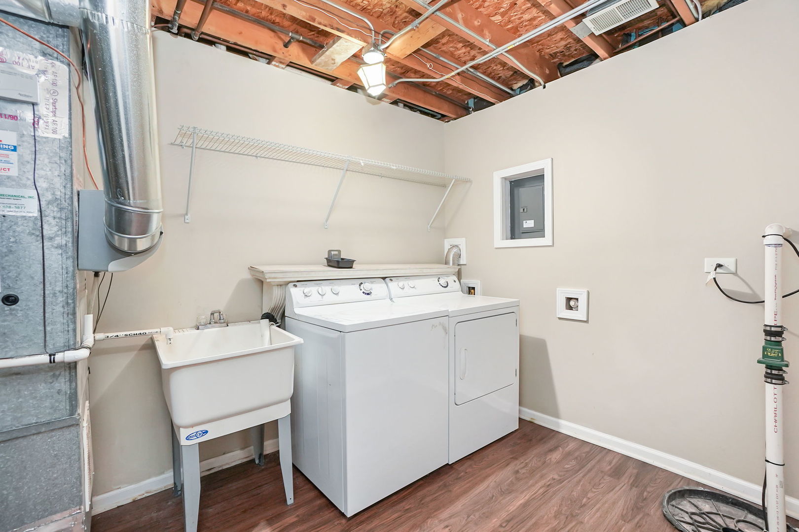 2165 Savannah Road Elgin, IL 60123 - Photo 22 of 27 a utility room with dryer and washer