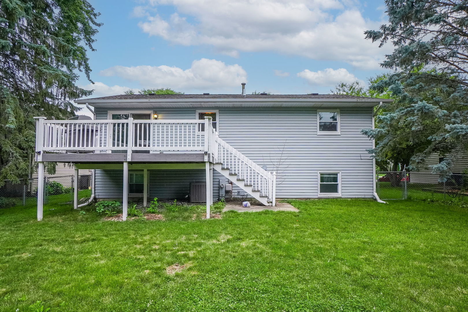 2165 Savannah Road Elgin, IL 60123 - Photo 25 of 27 a house view with a garden space