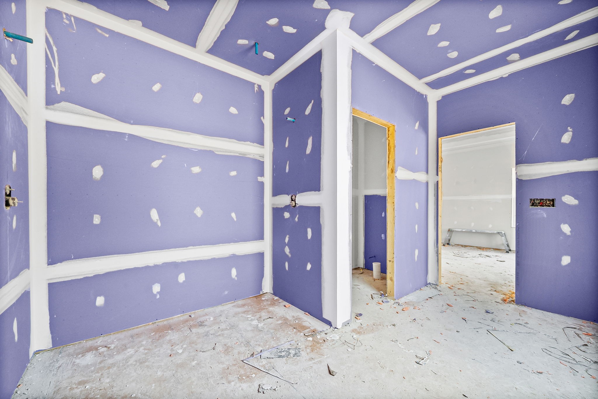 1307 Shady Grove Road Clarksville, TN 37043 - Photo 11 of 24 a spacious bathroom with a sink shower and a mirror