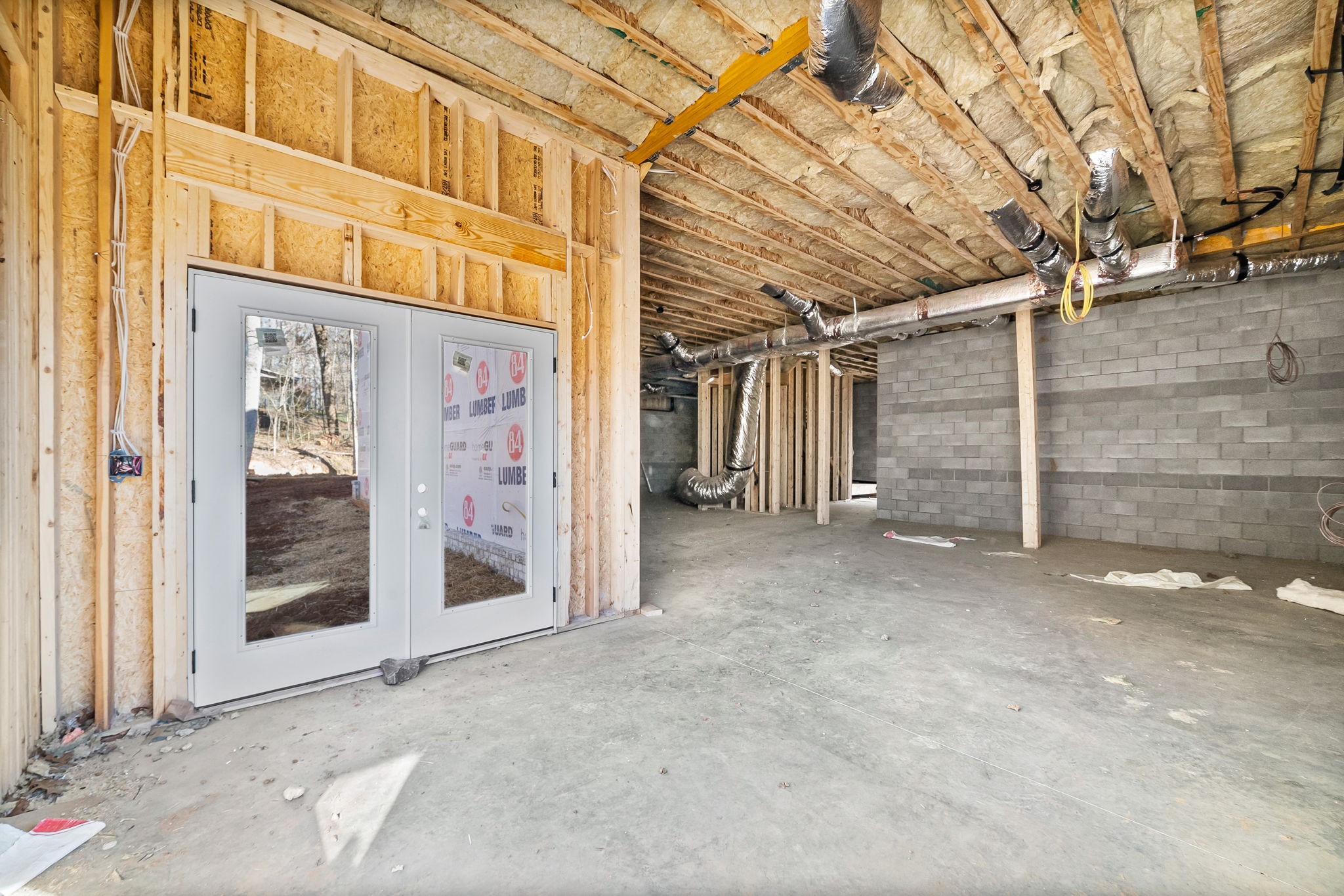 1307 Shady Grove Road Clarksville, TN 37043 - Photo 20 of 24 a view of a building with a outdoor space