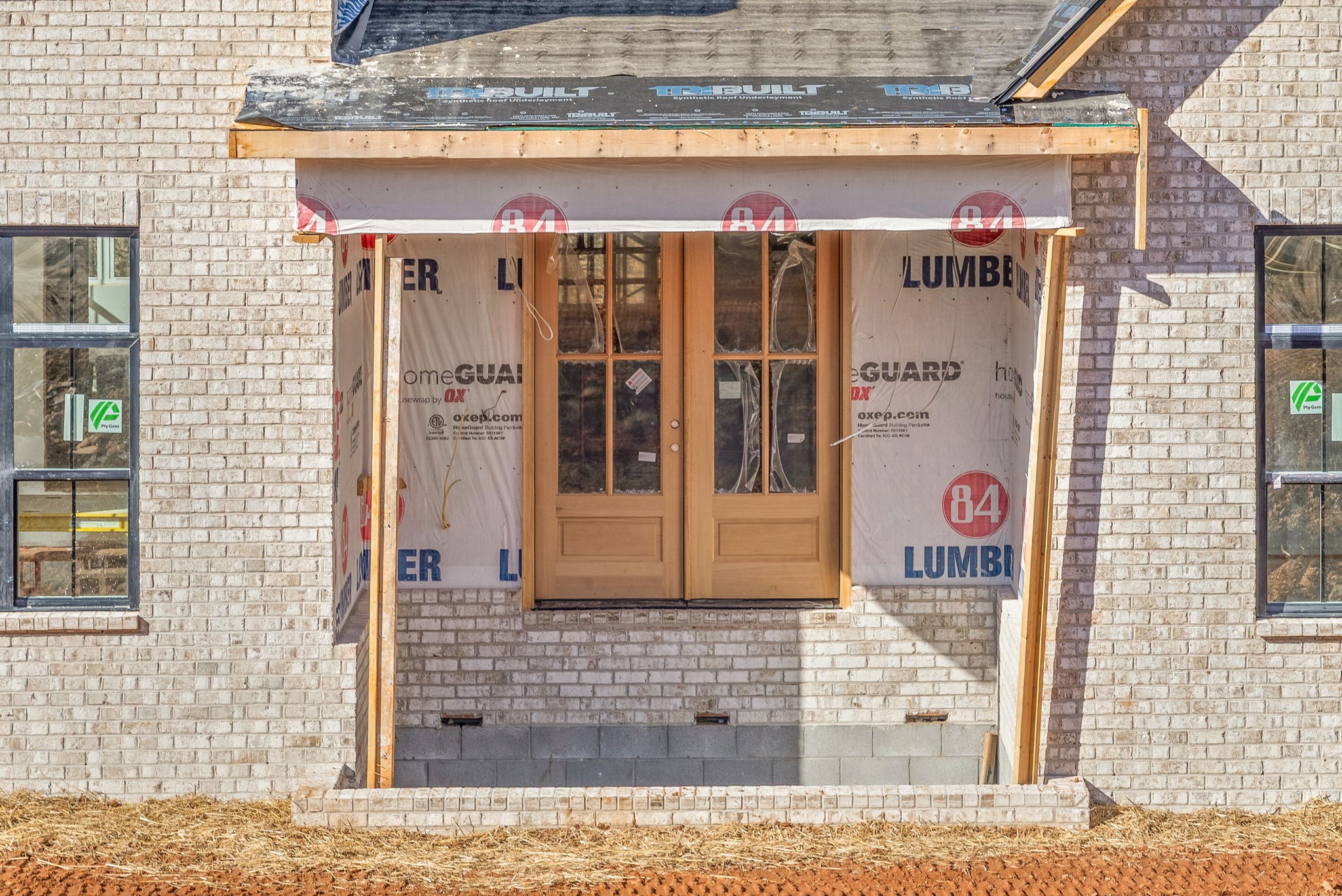 1307 Shady Grove Road Clarksville, TN 37043 - Photo 4 of 24 a view of a brick building with a door and a window