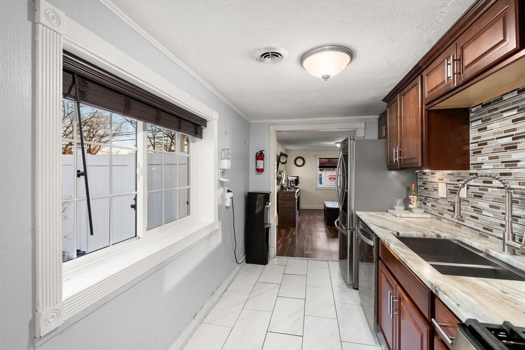 241 Mendon Road Attleboro, MA 02703 - Photo 11 of 22