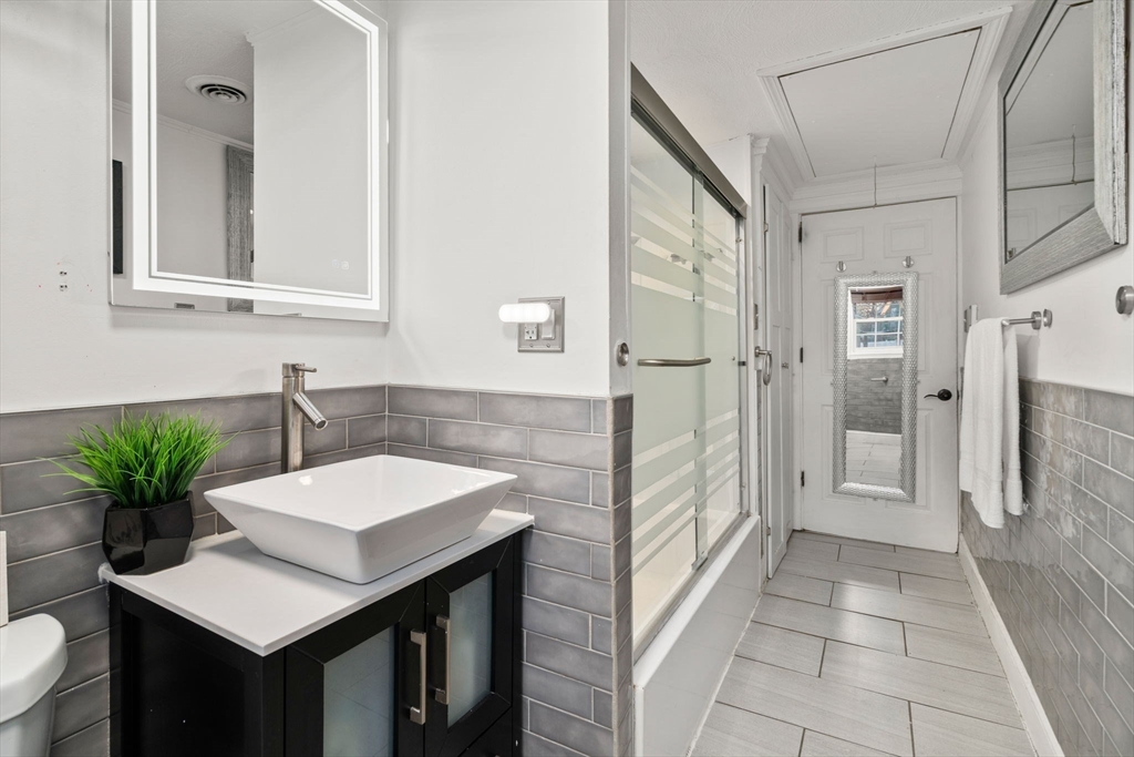 241 Mendon Road Attleboro, MA 02703 - Photo 13 of 22