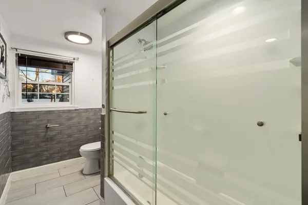 $400,000 | 241 Mendon Road, Attleboro, MA 02703