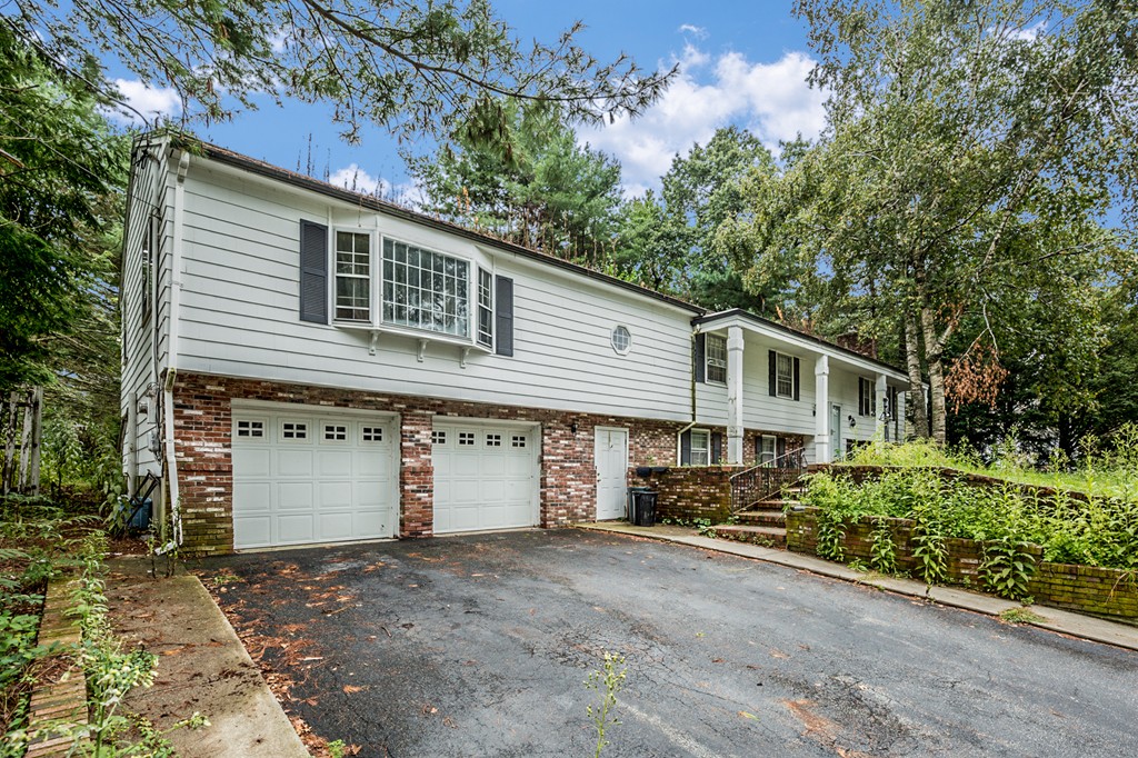 13 Bradley Road Andover, MA 01810 - Photo 2 of 3 Gallery Image 2