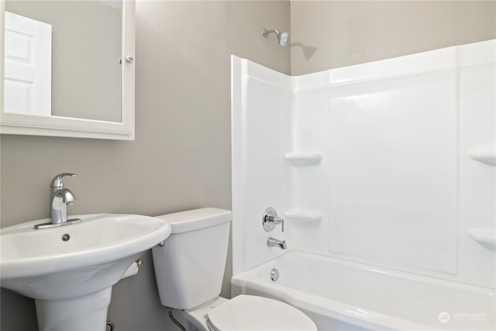 3153 Florida Street Longview, WA 98632 - Photo 20 of 27 a bathroom with a sink a toilet and shower
