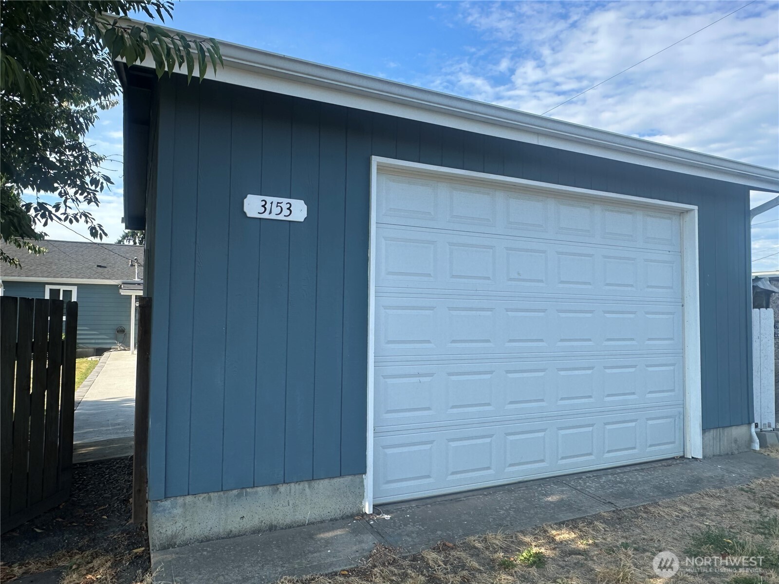 3153 Florida Street Longview, WA 98632 - Photo 7 of 27 a view of front door