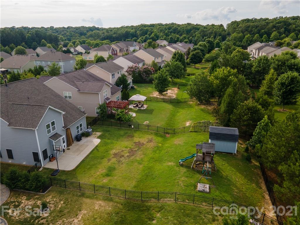 79315 Ridgehaven Road Lancaster, SC 29720 - Photo 36 of 41 a garden view with a sitting space and garden