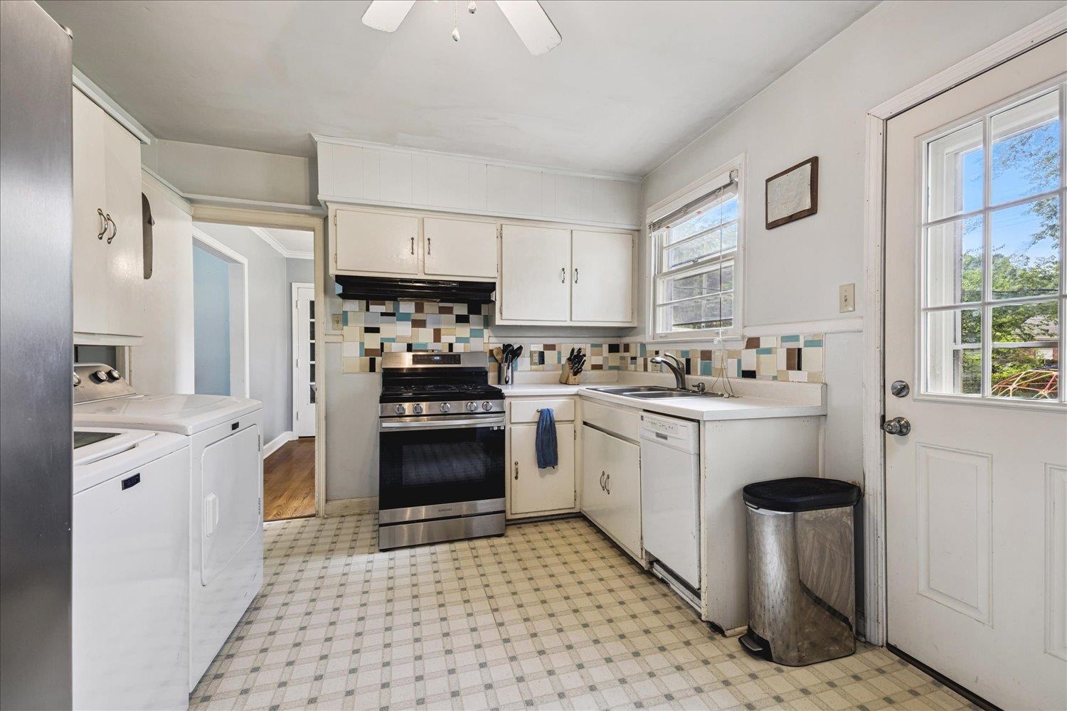 5021 Sequoia Road Memphis, TN 38117 - Photo 8 of 23