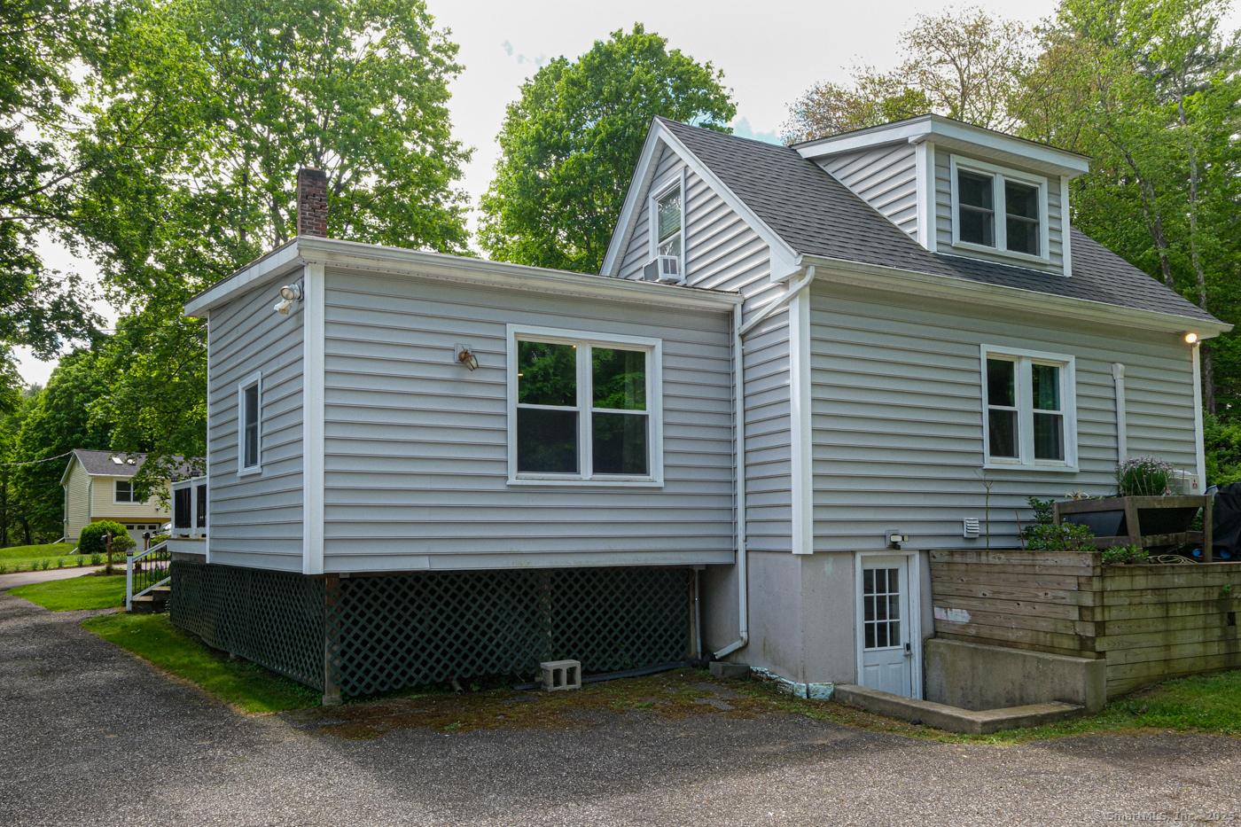 21 Perry Street Salisbury, CT 06039 - Photo 20 of 22 a front view of a house with a garage