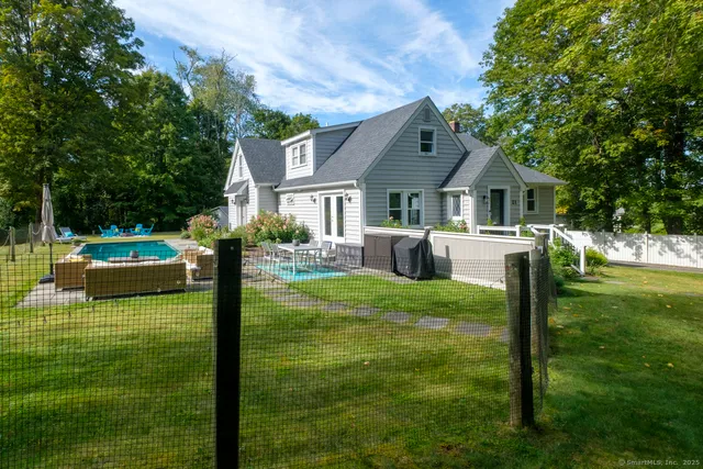 $1,045,000 | 21 Perry Street, Salisbury, CT 06039